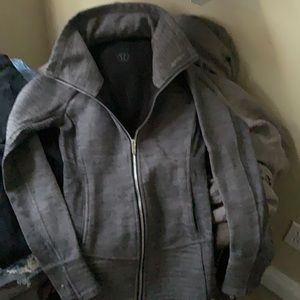 Lulu sweatshirt cowl collar like new w fleece